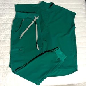 (S) Zamora Jogger Scrub Pants and (XS) Rafaela Oversized Scrub Top